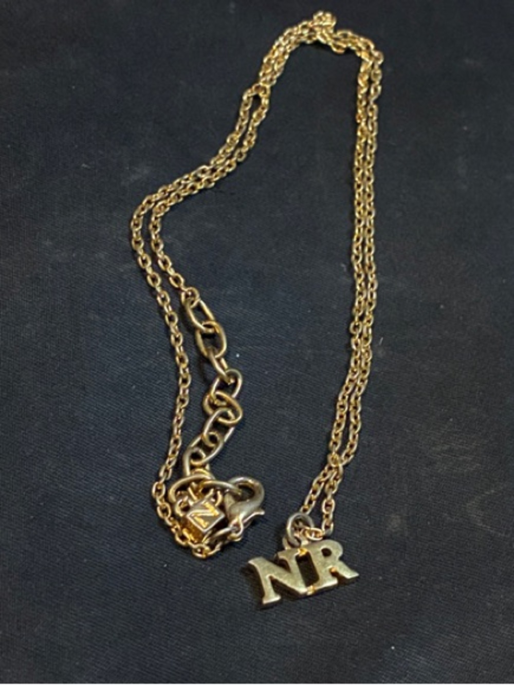 Vintage Nina Ricci Gold Tone Monogram NR Initial Pendant Necklace 👝